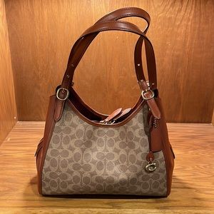 Coach Signature Logo Lori Shoulder Bag - Beautiful!  Excellent condition!
